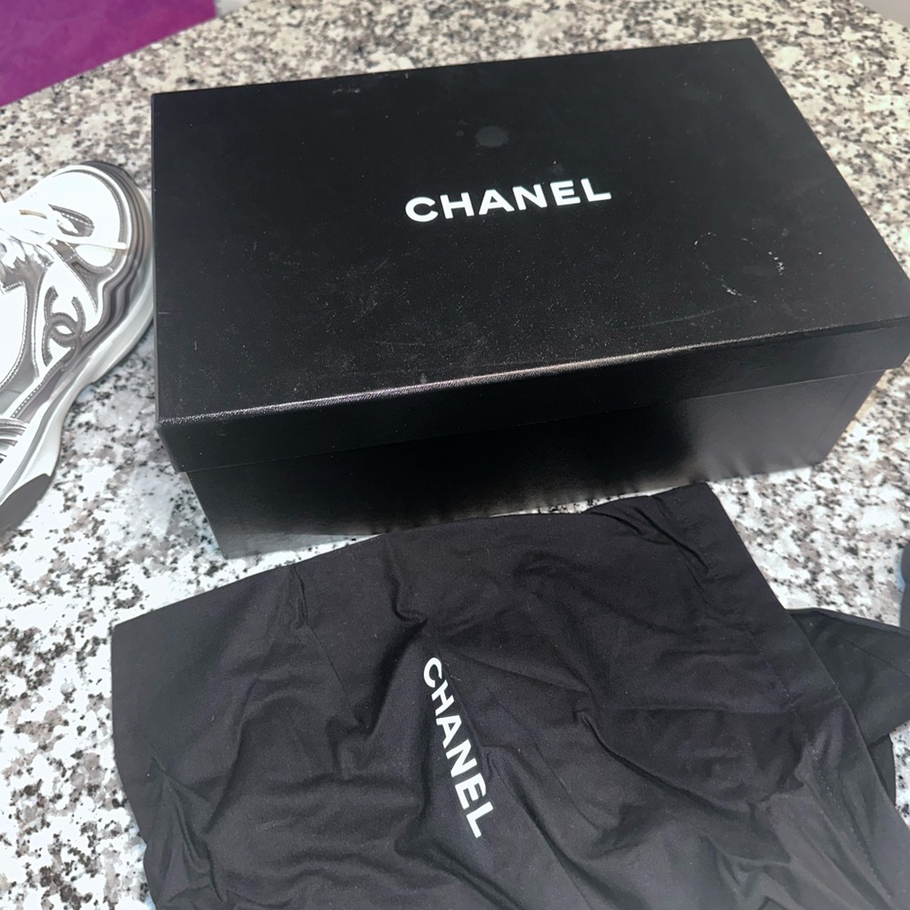 Chanel CC sneakers/ tennis shoes - Picture 9 of 16